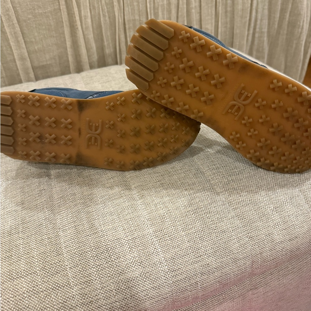 Sam Edelman sneakers. - Picture 2 of 3
